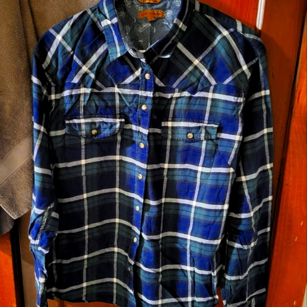 Zachs girlfriend plaid flannel, women's xl.